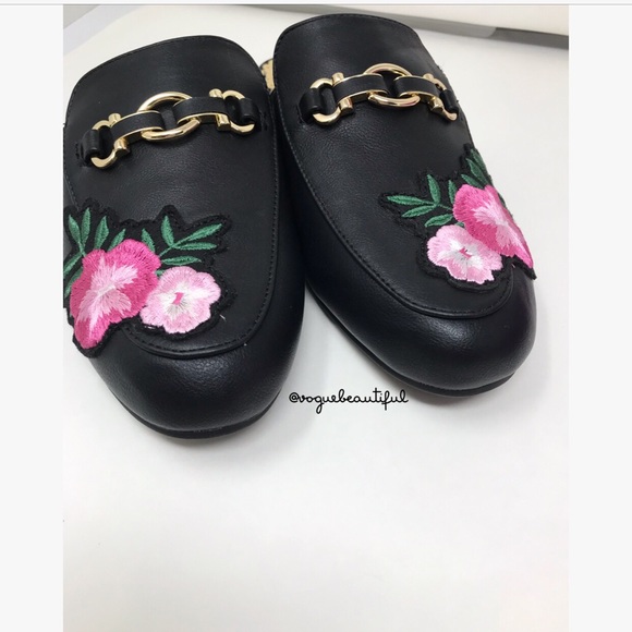 NWB Rampage Dacey Embroidered Mules - Picture 4 of 5